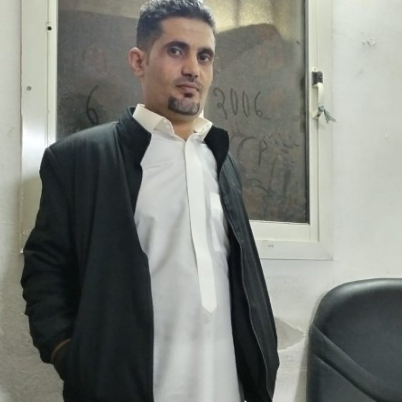 عامل يمني موجود في الرياض