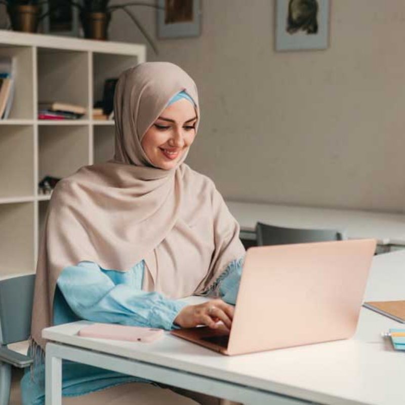عمل عن بعد للنساء من المنزل اونلاين