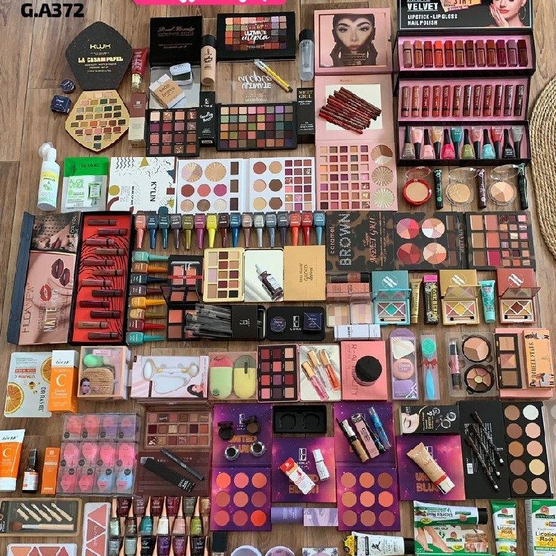 بوكس العروسة لعشاق الميك اب